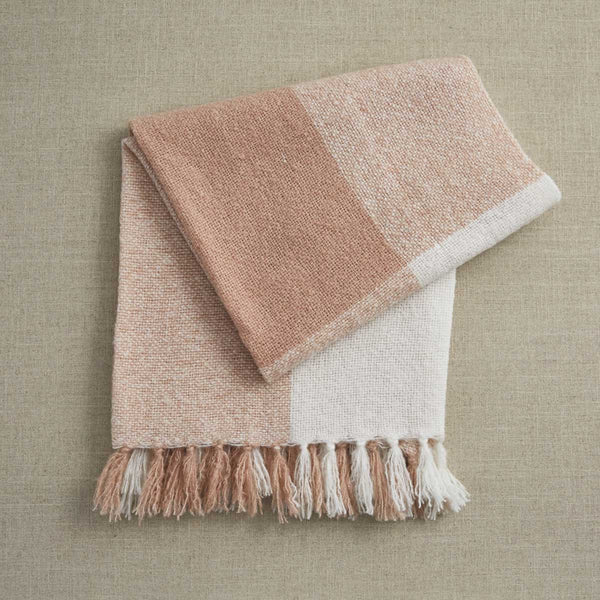 KINSEY THROW BLUSH